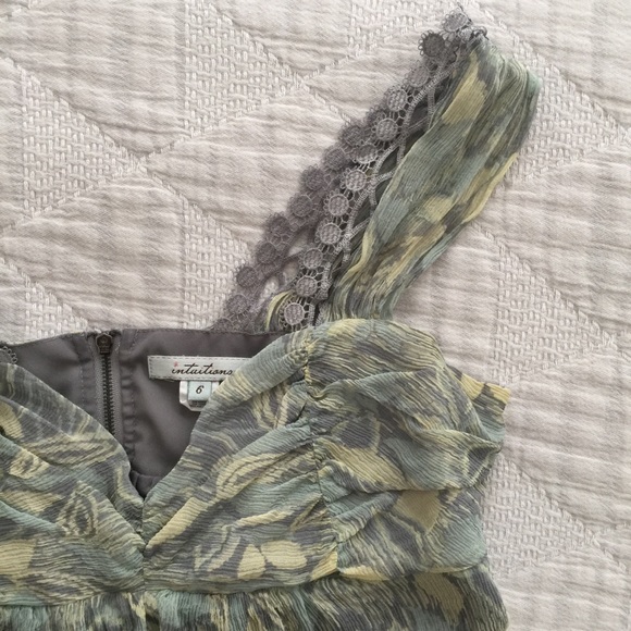 Intuitions Camisole Tank - Picture 2 of 8